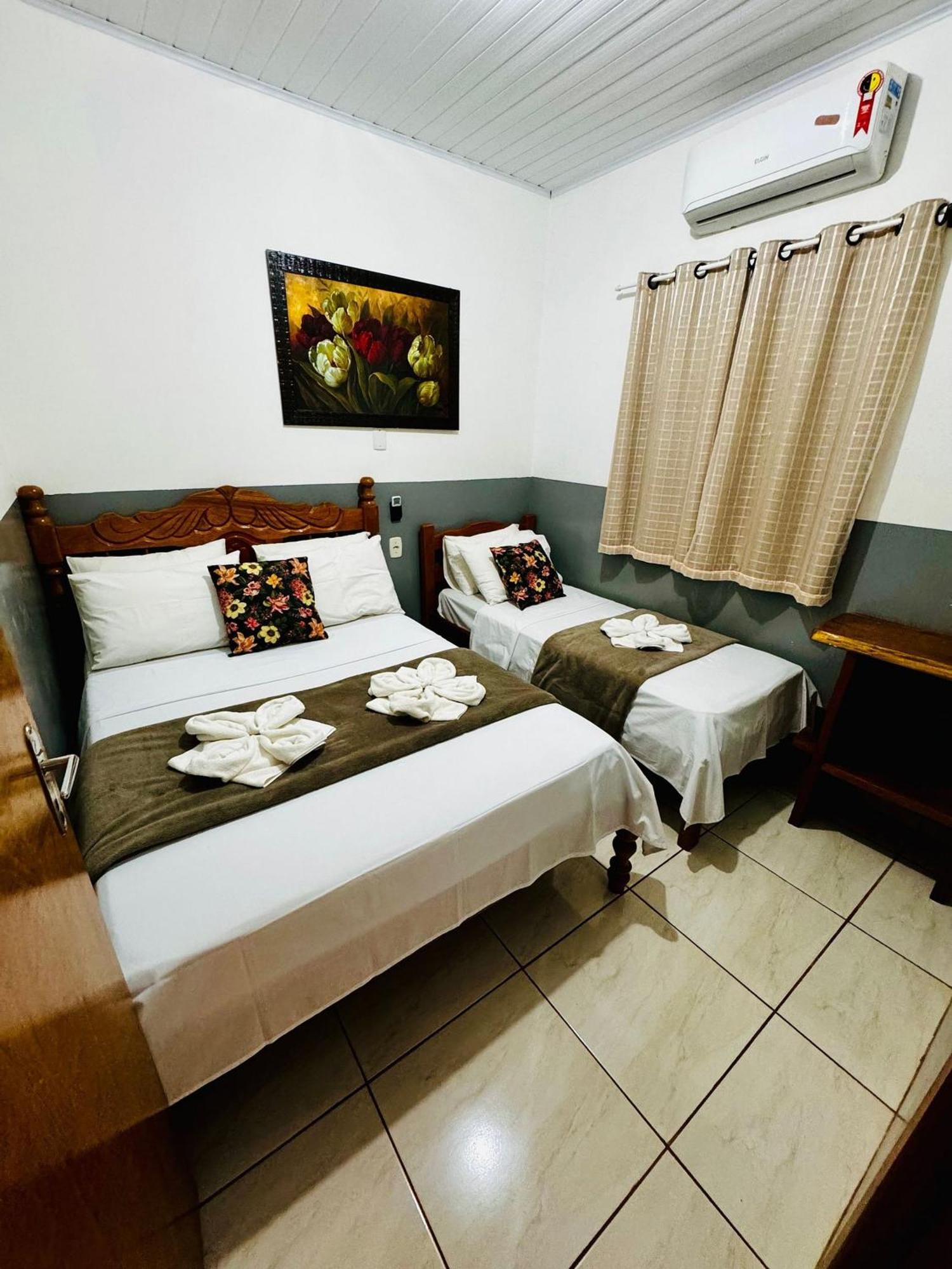 Casa Flor Do Ipe Homes Nobres Exterior photo
